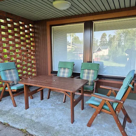 Lomahovila Vesannon Kirkolla Feriehus *